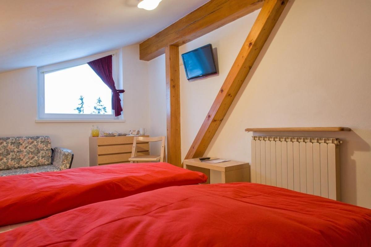 Hotel Regina Delle Dolomiti Panchia Exteriör bild