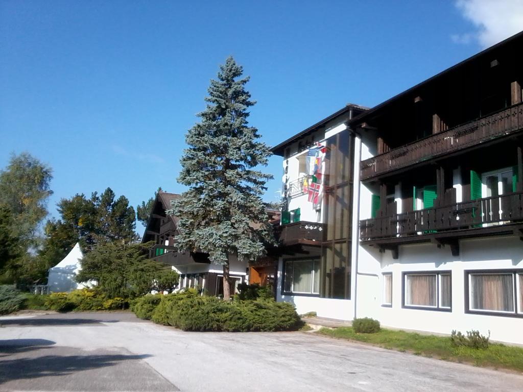 Hotel Regina Delle Dolomiti Panchia Exteriör bild