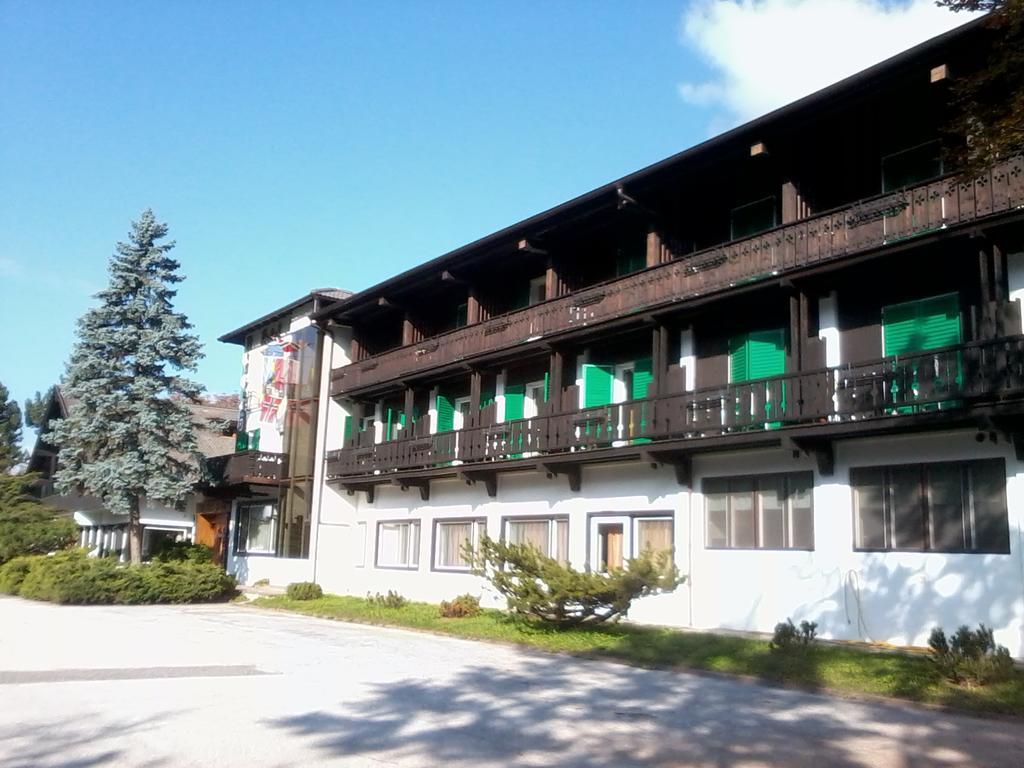 Hotel Regina Delle Dolomiti Panchia Exteriör bild